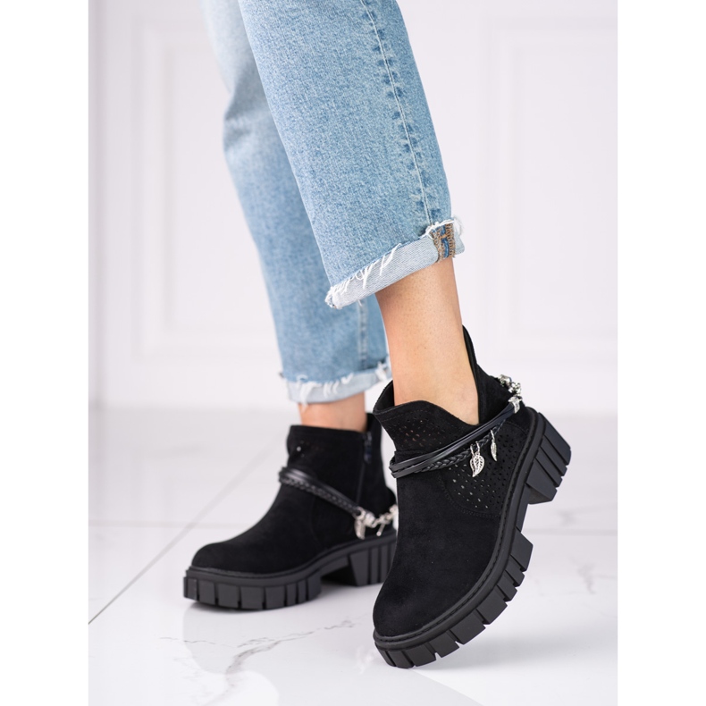 Stivali da donna traforati sulla piattaforma Shelovet nero 1