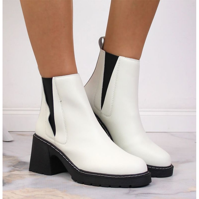 Areto Stivaletti Chelsea sul palo, slip-on isolati Artiker W HBH42 bianco 2