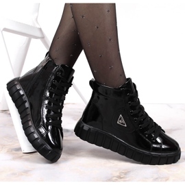 Stivali da donna in vernice con plateau Filippo nero 1