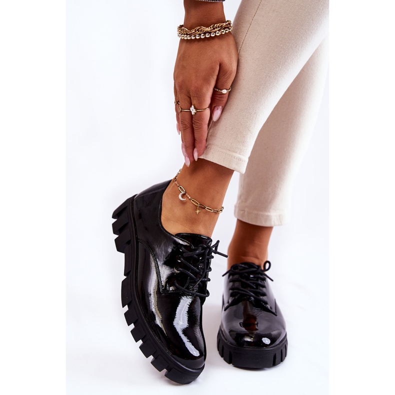 Vinceza Scarpe laccate alla moda legate Black Gwendy nero 1