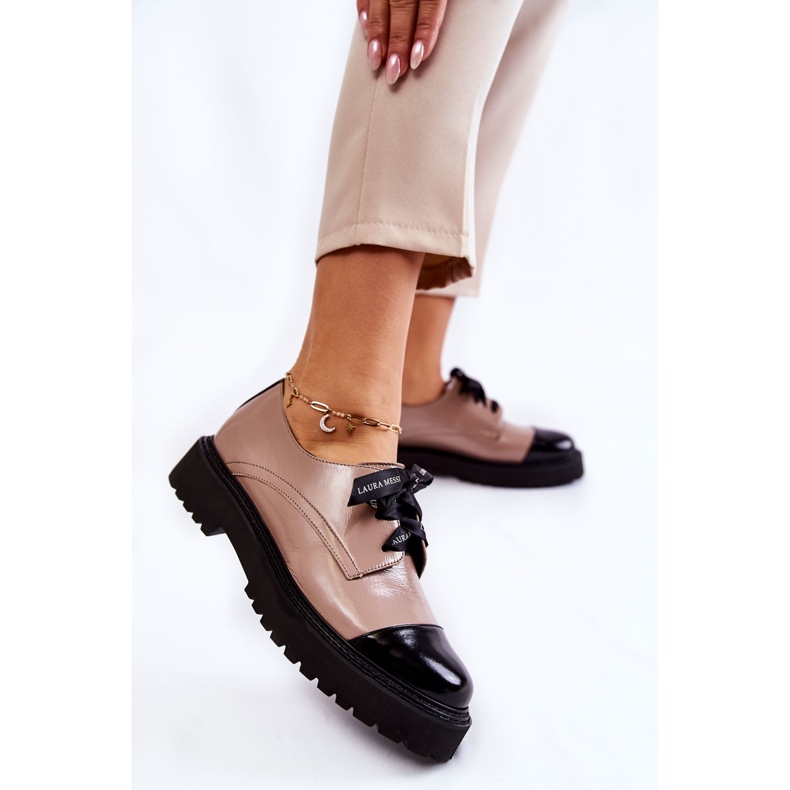 Scarpe stringate laccate Laura Messi 2441 Beige marrone 1
