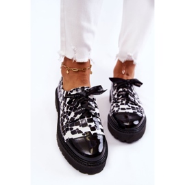 Scarpe stringate laccate Laura Messi 2441 Black and White bianco nero 1