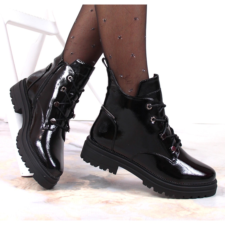 Stivali da donna isolati in vernice nera Filippo PAW387 nero 1