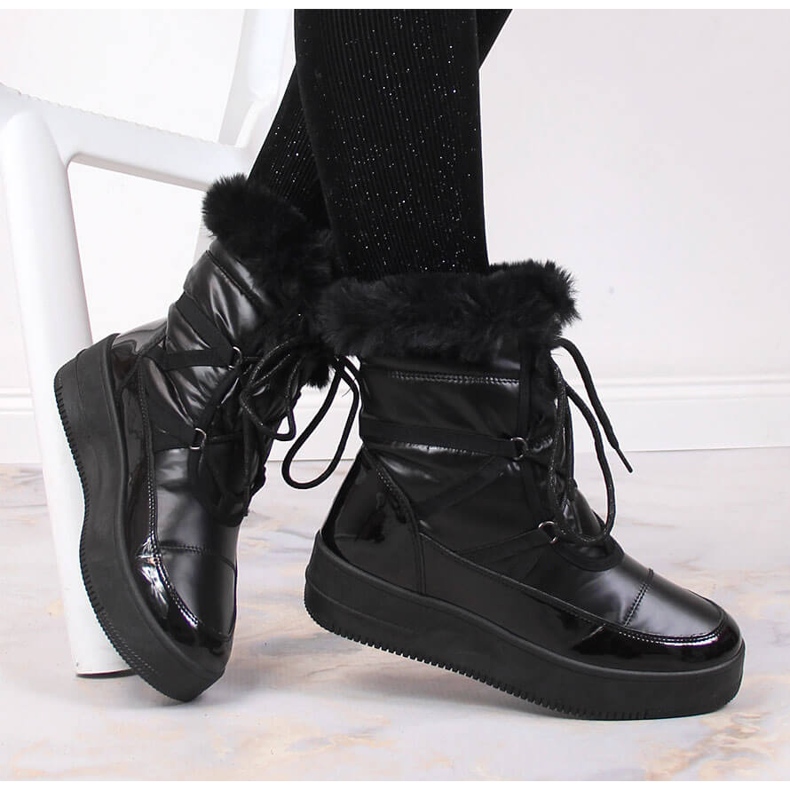 Doposci da donna platform con pelliccia nera NEWS nero 1