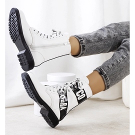 Sneakers bianche decorate con iscrizioni bianca 1