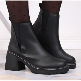 Stivaletti Chelsea in pelle sul palo Artiker W HBH41 nero 2
