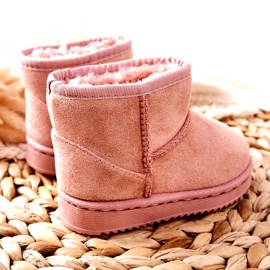 Stivali da neve isolati. Stivali rosa delle ragazze 20213-D 1
