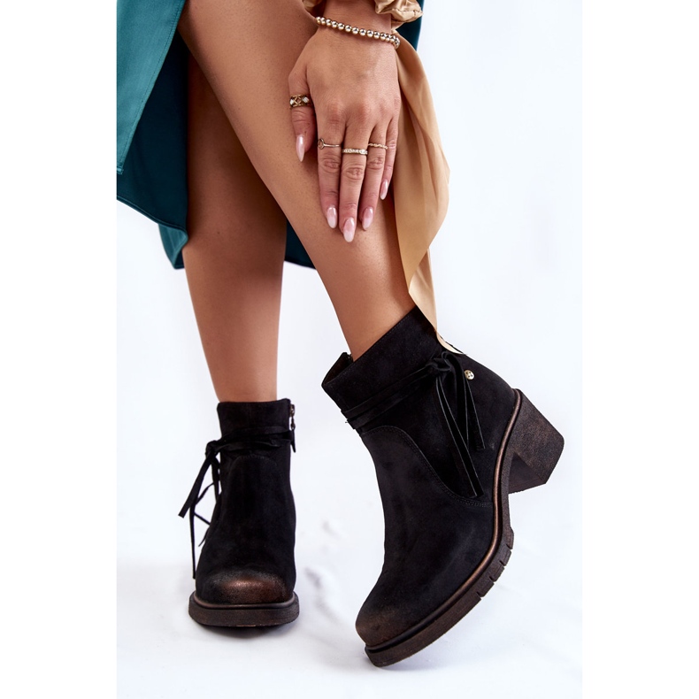 Stivaletti in camoscio da donna Maciejka 05720-01 Nero 1