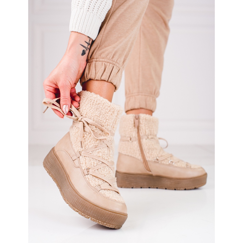 Doposci da donna sulla piattaforma Shelovet beige 1