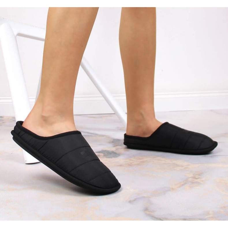 Pantofole slip-on isolanti Big Star INT1773B nero 2