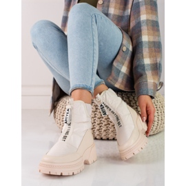 Doposci da donna beige sulla piattaforma Shelovet 1
