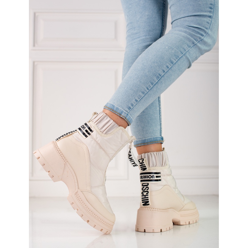 Doposci da donna beige sulla piattaforma Shelovet 2