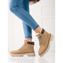 Trapper da donna isolati con pelliccia di shelovet beige 1