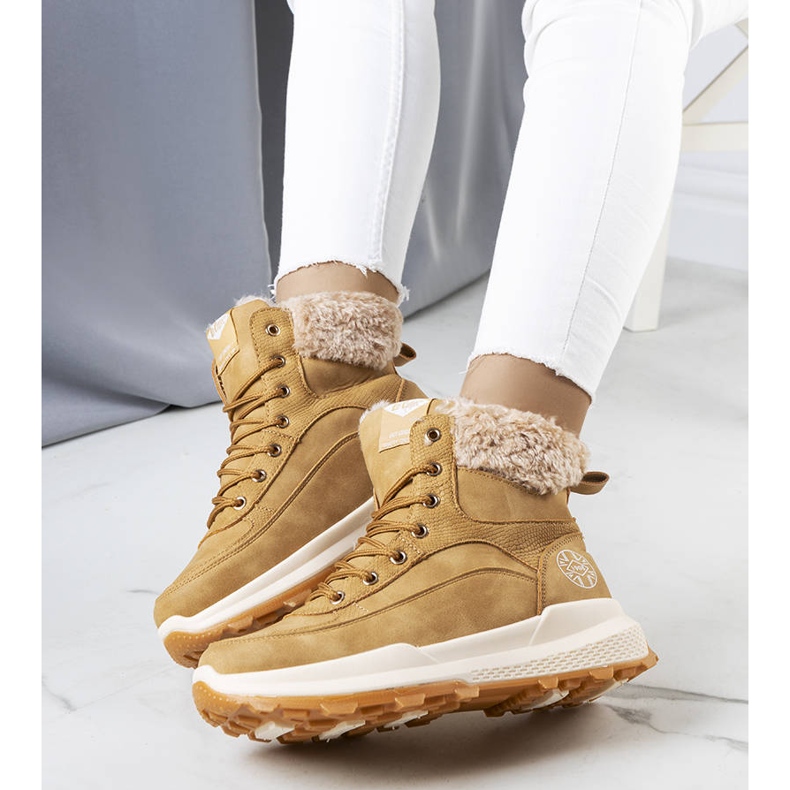 Stivali isolati beige LCJ-22-44-1361L Lee Cooper 1