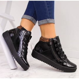 Stivali da donna laccati neri Rieker M6434 nero 1