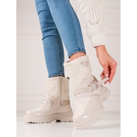 Stivali da neve shelovet da donna isolati con pelliccia beige 1