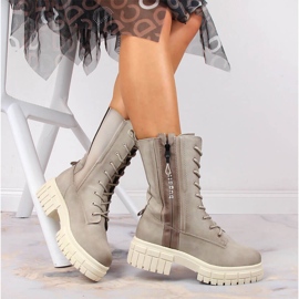 Comode scarpe da ginnastica da donna sulla piattaforma, Bugatti KK253096 beige isolanti 1