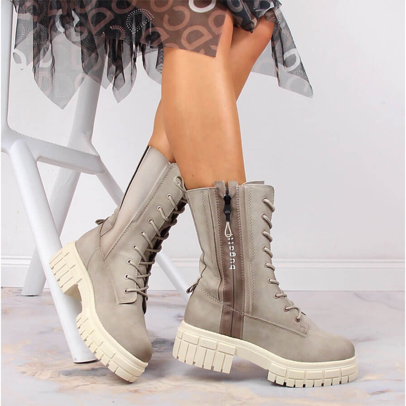 Comode scarpe da ginnastica da donna sulla piattaforma, Bugatti KK253096 beige isolanti 1