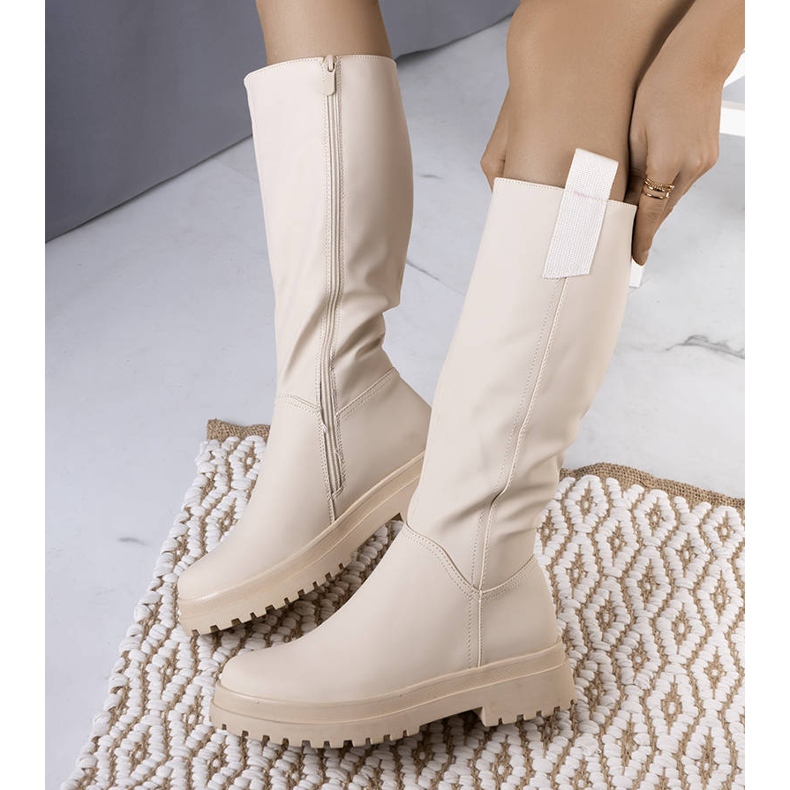 Stivali beige isolati di Campoli 1