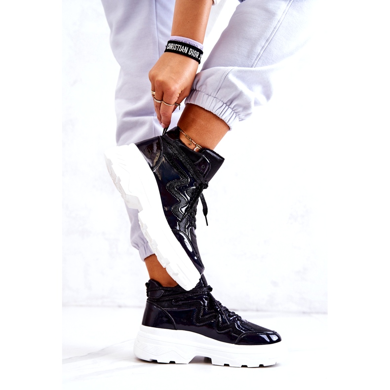 Scarpe sportive isolate da donna nero 2