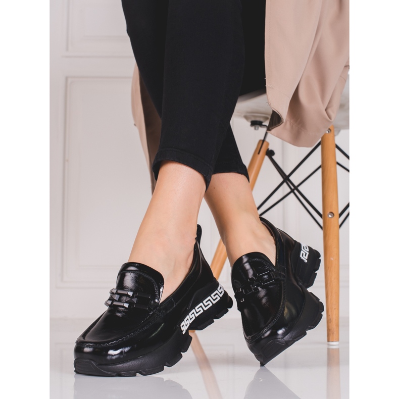 Scarpe nere da donna realizzate in pelle Shelovet nero 1