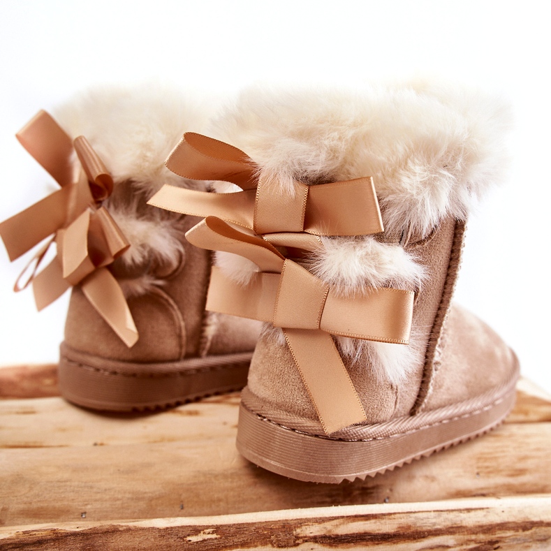 Stivali da neve isolati da ragazze con maneggi leggeri beige 3