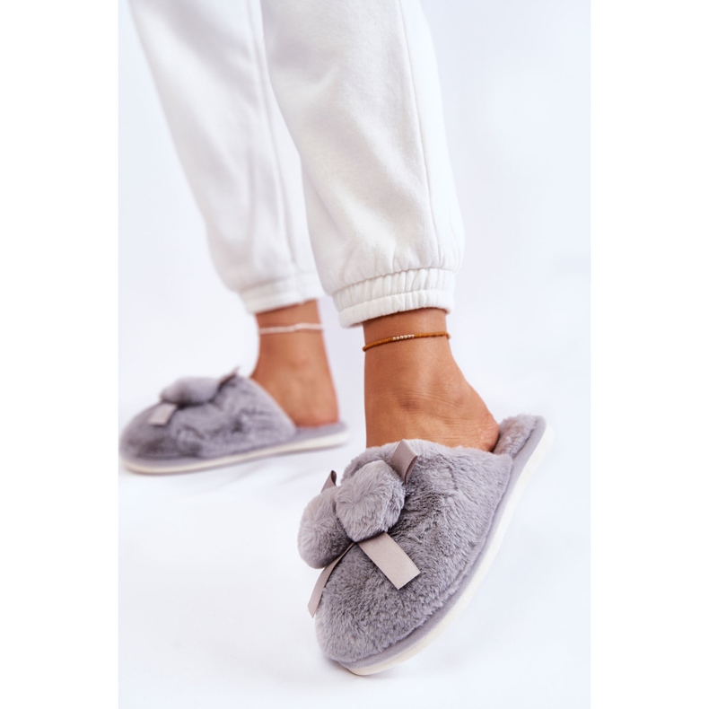 BM Pantofole da donna in pelliccia Castello grigia con pompon grigio 2