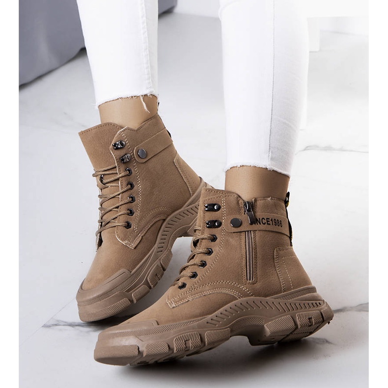 Stivali marroni isolanti realizzati in ecopelle Pirangi beige 1