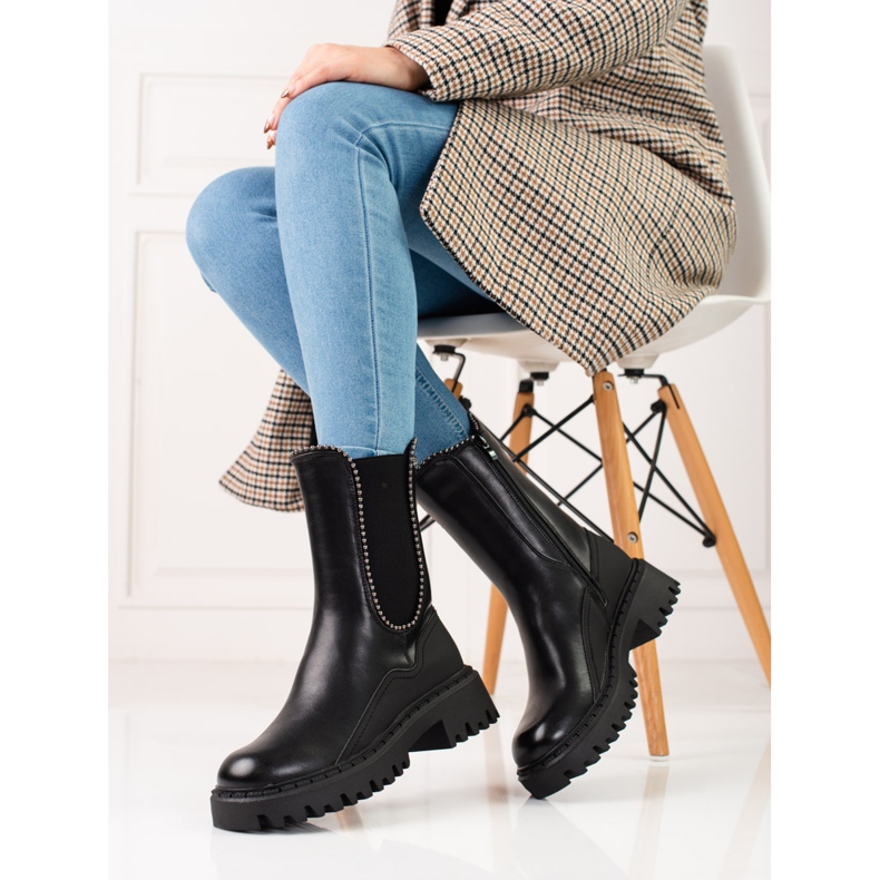 Stivaletti Chelsea alti realizzati in ecopelle nero 1