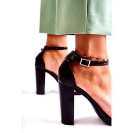 PG1 Sandali In Pelle Classici Su Un Sallen Bar Nero 4
