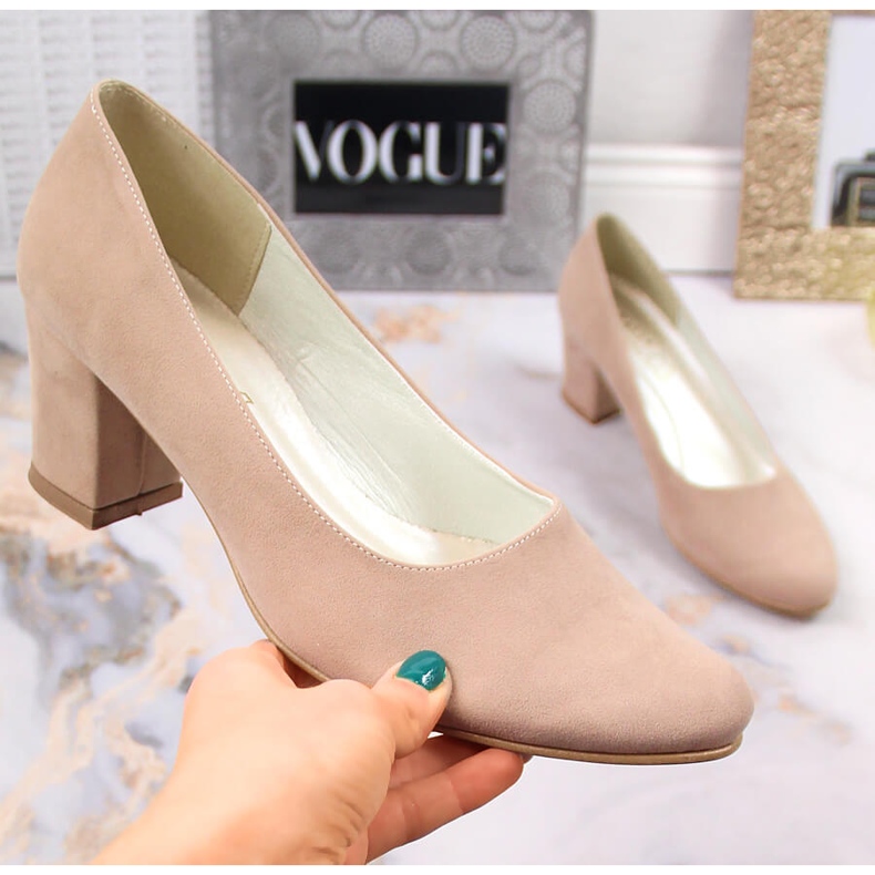 Décolleté in camoscio beige da donna sul palo Azali 1470 1