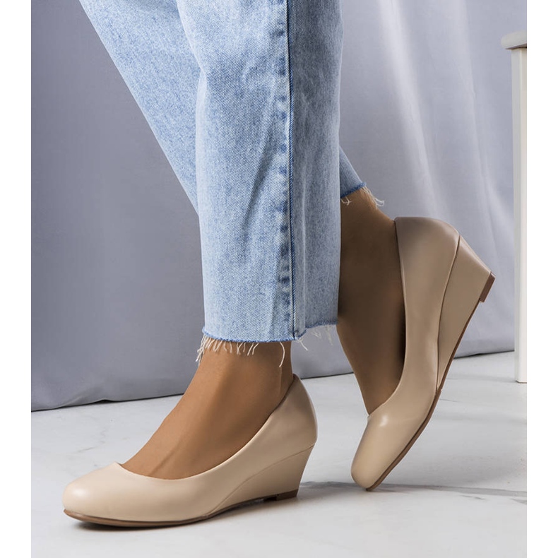 PA1 Décolleté con zeppa beige di Arlai 1