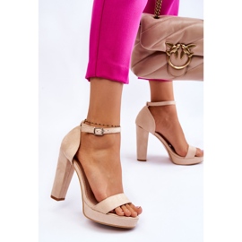 Sandali in pelle scamosciata sul tacco spettacolare beige 2