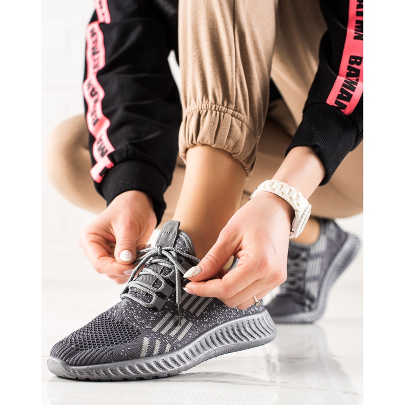 TRENDI Sneakers leggere allacciate grigio 1
