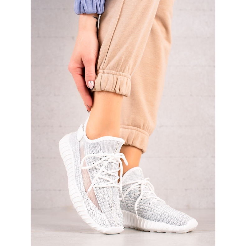 TRENDI Scarpe sportive con rete bianca 1