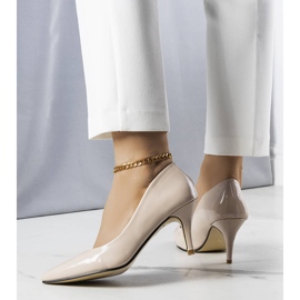Tacchi laccati beige di Hadlee 1