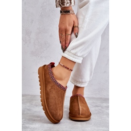 Pantofole Da Donna In Pelle Scamosciata Con Buffie Di Pelliccia Di Cammello marrone 2
