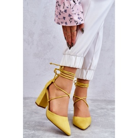 PA1 Décolleté Classiche In Pelle Scamosciata Con Lacci Giallo Lucira 1