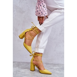 PA1 Décolleté Classiche In Pelle Scamosciata Con Lacci Giallo Lucira 2