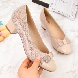 Décolleté beige da donna su un blocco Vinceza 2