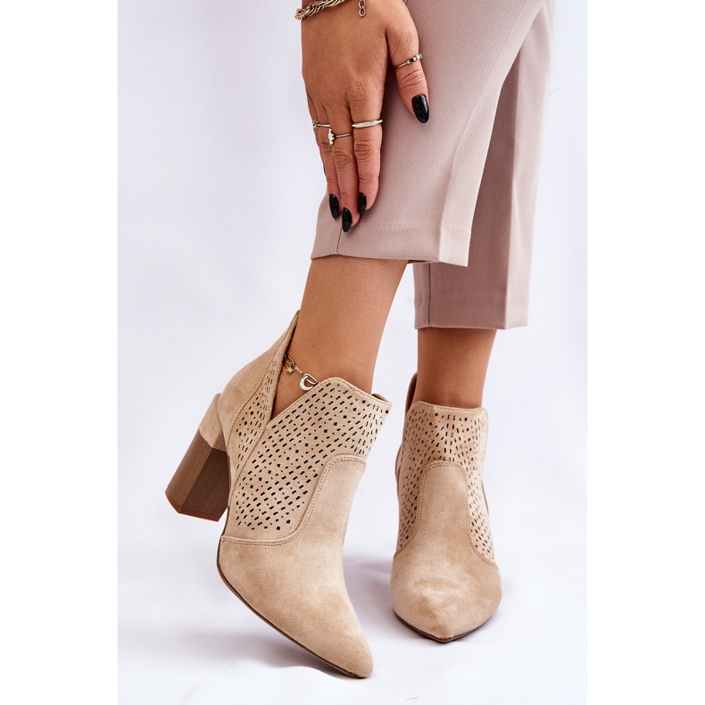 PM1 Stivaletti alla moda in camoscio traforato con tacco alto Beige chiaro Genevi 2