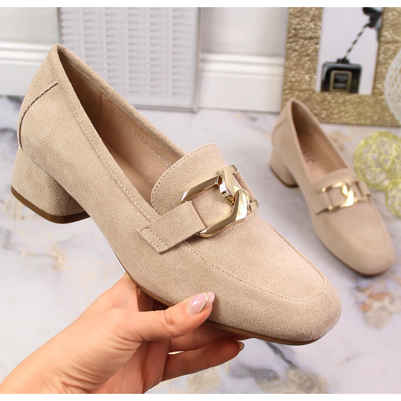 Scarpe con tacco basso in camoscio beige Vinceza 10869 1