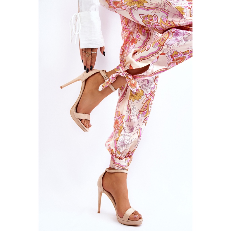 Eleganti sandali in pelle scamosciata su tacco alto Averie beige marrone 2