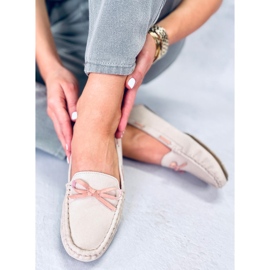 Mocassini classici da donna Kamila Beige 1