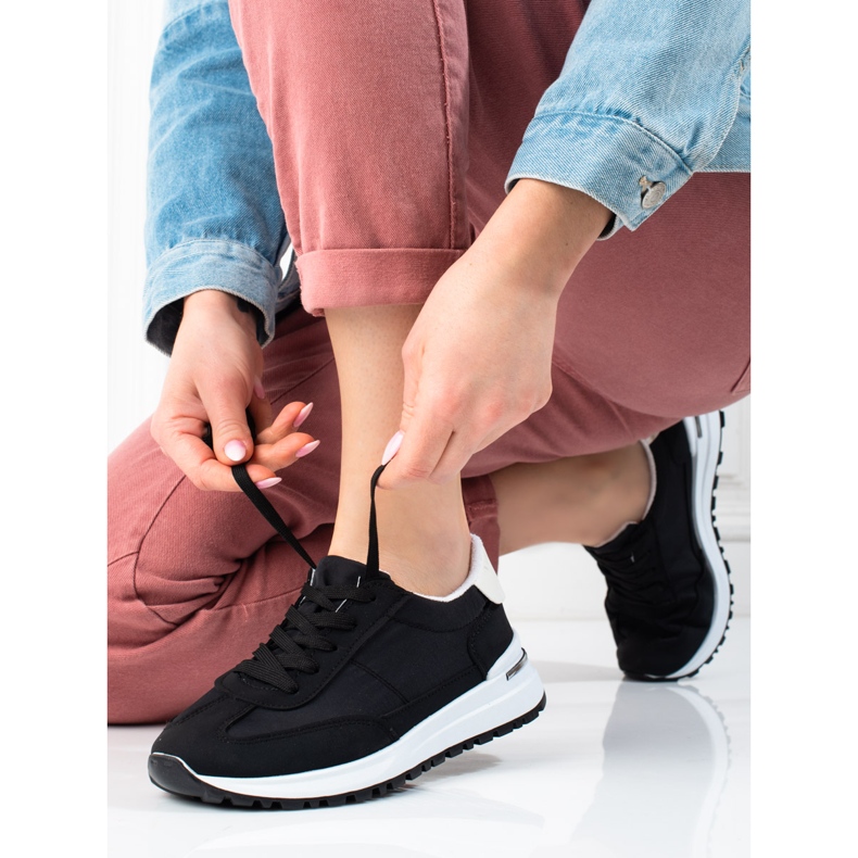 Scarpe sportive leggere da donna nere Shelovet nero 2
