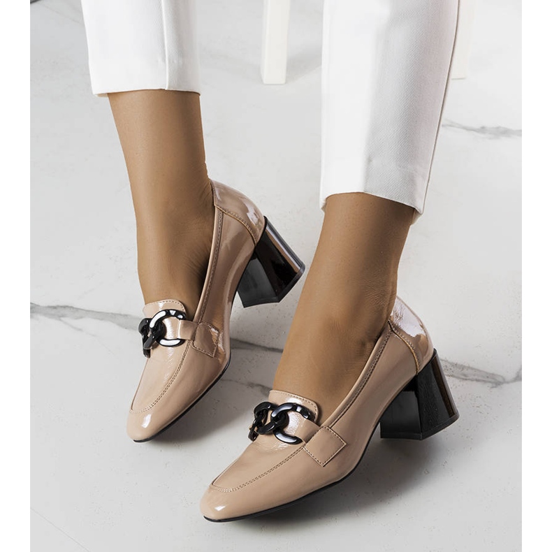 BM Décolleté Teresa in vernice beige 1