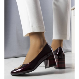 BM Décolleté in vernice bordeaux di Kathleen rosso 1