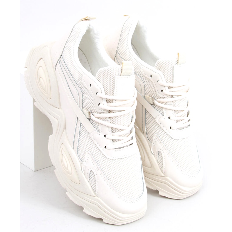 Scarpe sportive da donna beige con suola alta 2