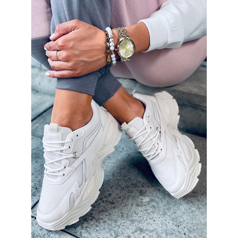 Scarpe sportive da donna beige con suola alta 3