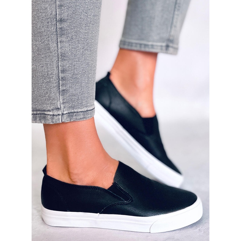BM Diaz Sneakers slip-on da donna di colore nero 1